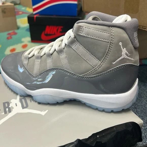 AIR JORDAN 11 RETRO “COOL GREY”